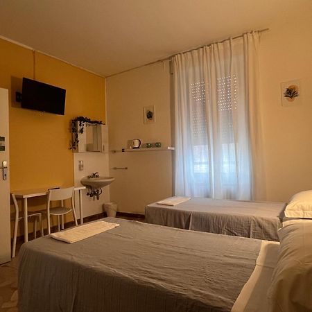 Hotel Parini Cesano Boscone Exterior photo