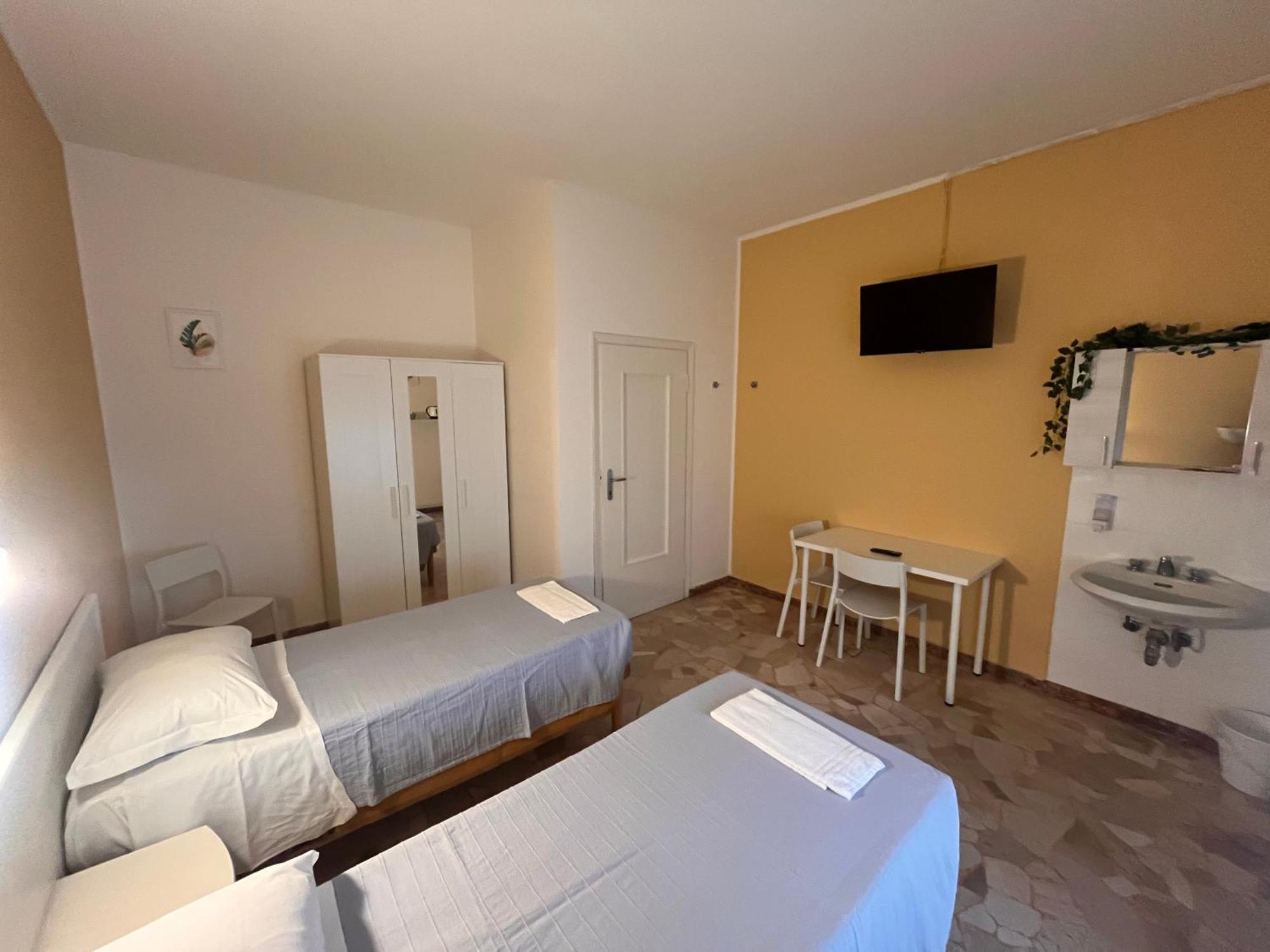 Hotel Parini Cesano Boscone Exterior photo